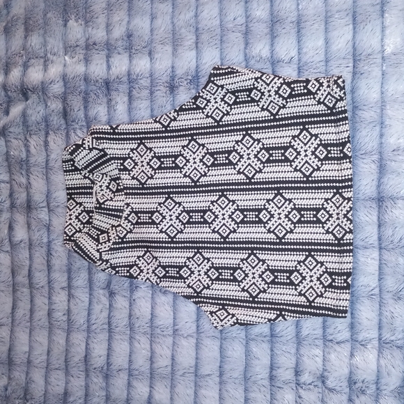 LUSH Crop Top - Picture 1 of 3